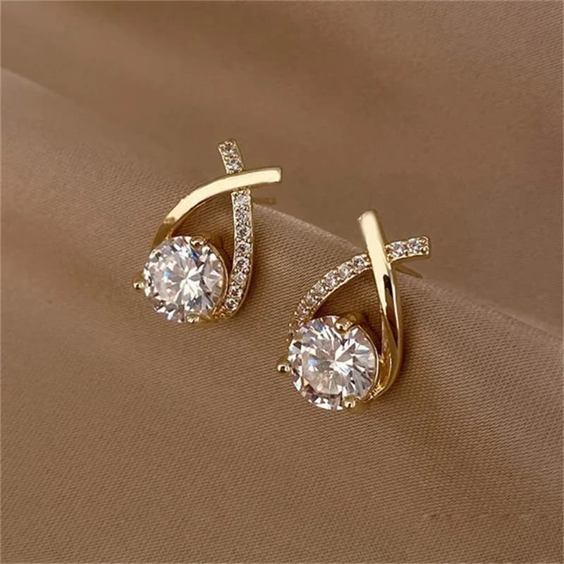 2024 New Light Luxury Niche Women Jewelry Worthy Gift Fashion Fishtail Crystal Earrings Line Up for The Holidays