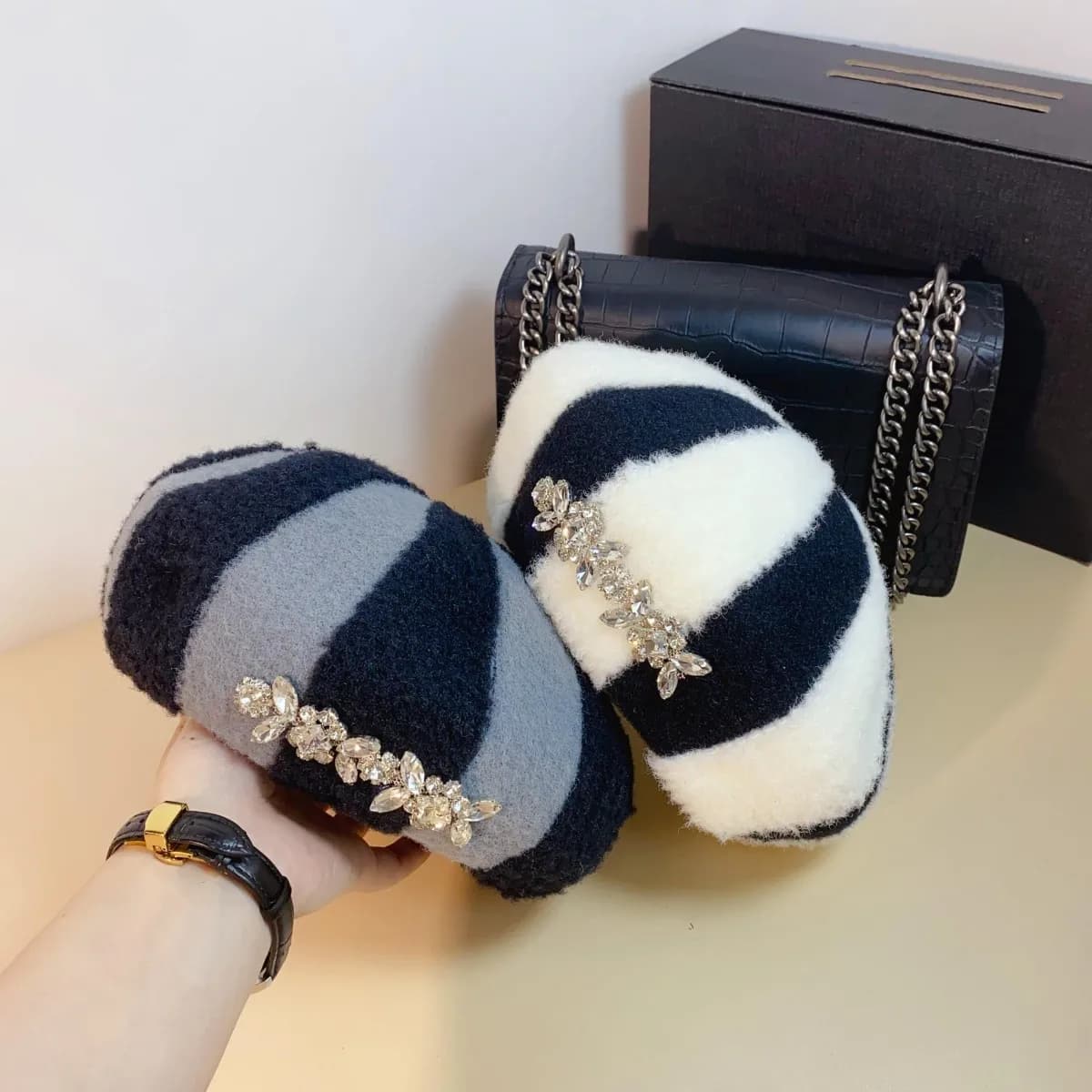 Autumn and winter color blocked woolen octagonal hat, sweet and cute diamond jewelry, outdoor warm beret for women