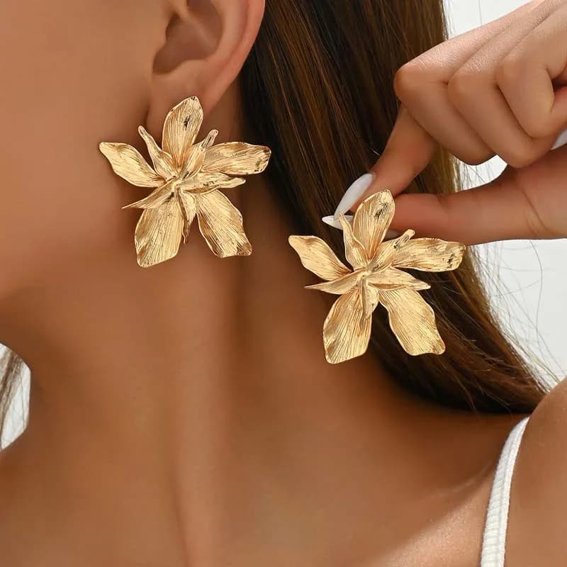 2025 New Vintage Metal Gold Color Flower Big Earrings For Women Fashion Floral Statement Earrings Jewelry Gift Wholesale