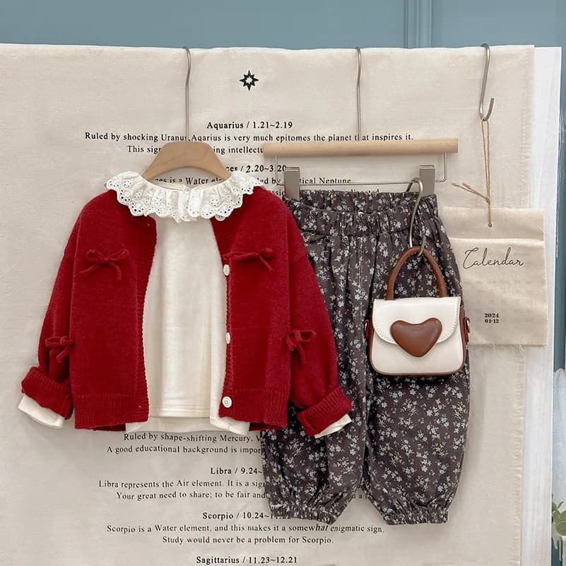 Girls Set Autumn 2024 New Fashionable Bow Sweater T-shirt Floral Pants Casual Fashionable Childrens Three Piece Set