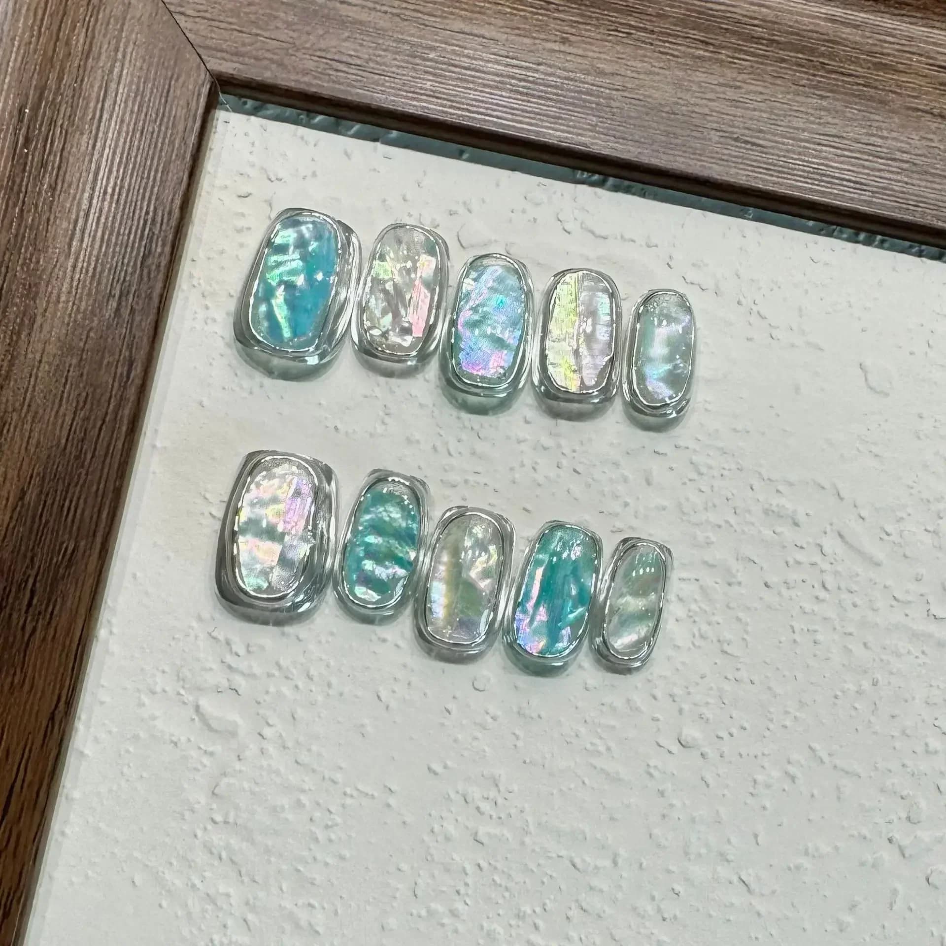 10Pcs Shiny Handmade Press On Nails Full Cover Rhinestone Design Short Cat Eye Fake Nails Artificial Manicure Wearable Nail Tips