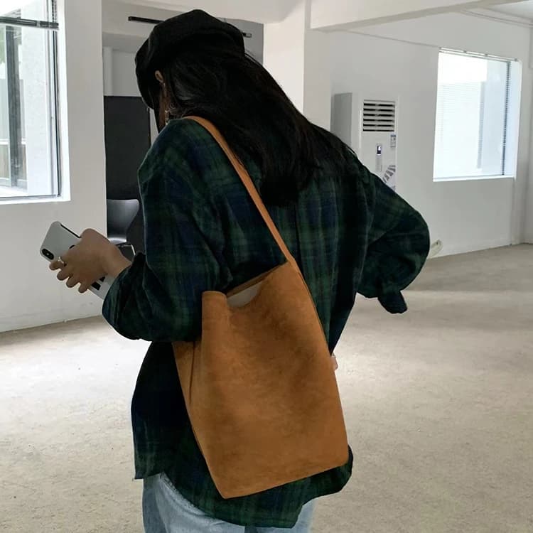 Vintage Simple Fahion Suede Shoulder Bags 2025 All-match Large-capacity Bucket Bag Korean Chic Handbag Underarm Bag