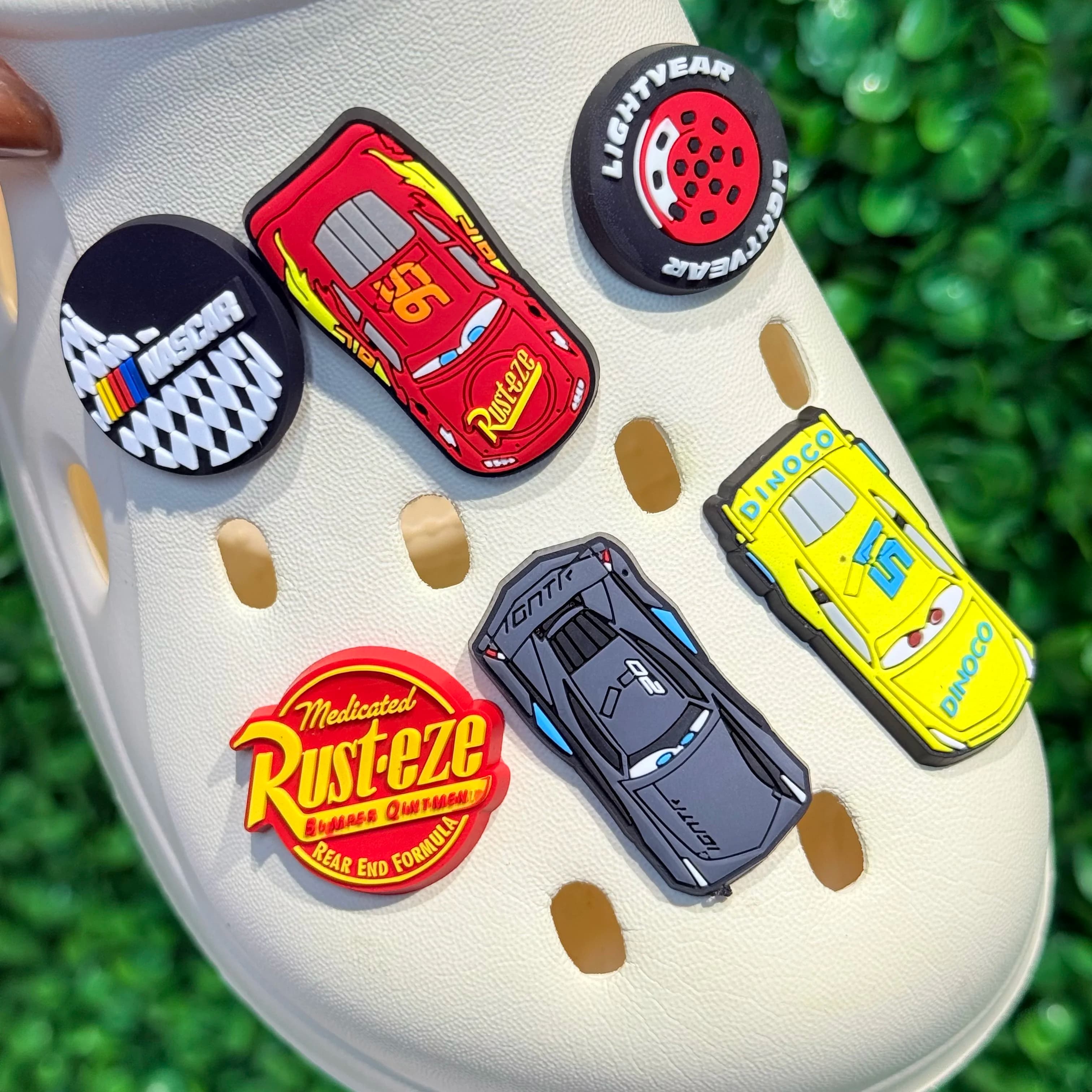 1/6pcs Disney Lightning Mcqueen PVC Shoes Charms Miniso Cars Slippers Buckle Decorations Fit Boys Birthday Gift