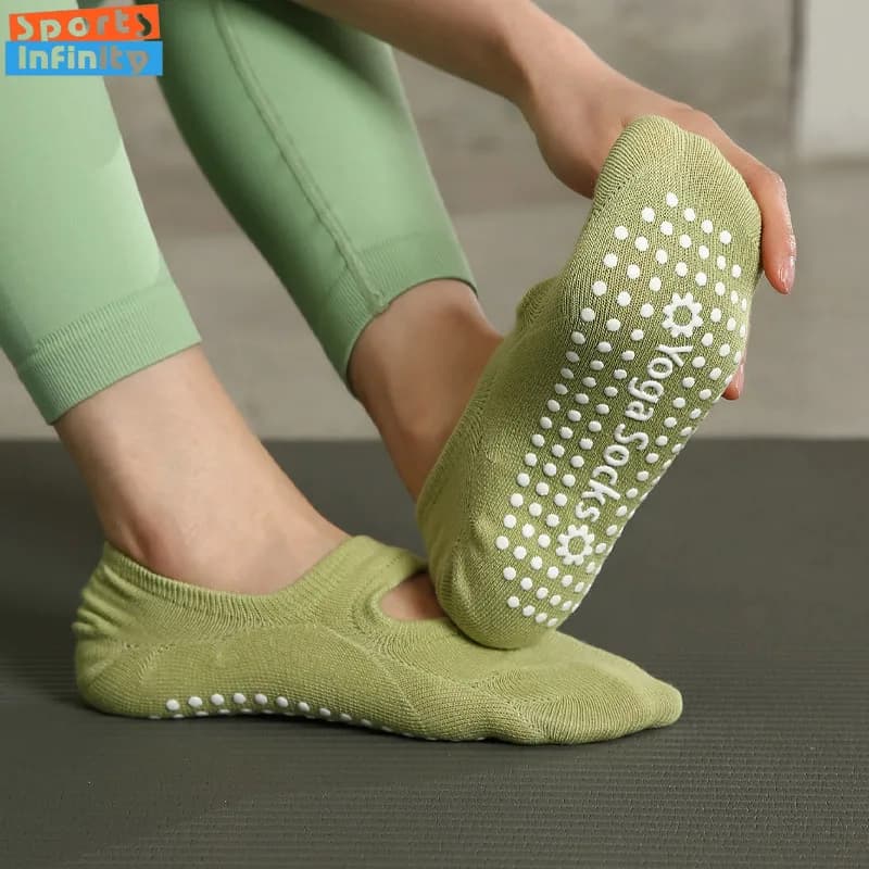 1pair EUR 35-42 Silicone Anti-Slip Fashion Backless Yoga Socks Women Pilate Socks Indoor Ballet Dance Gym Fitness Sports Socks