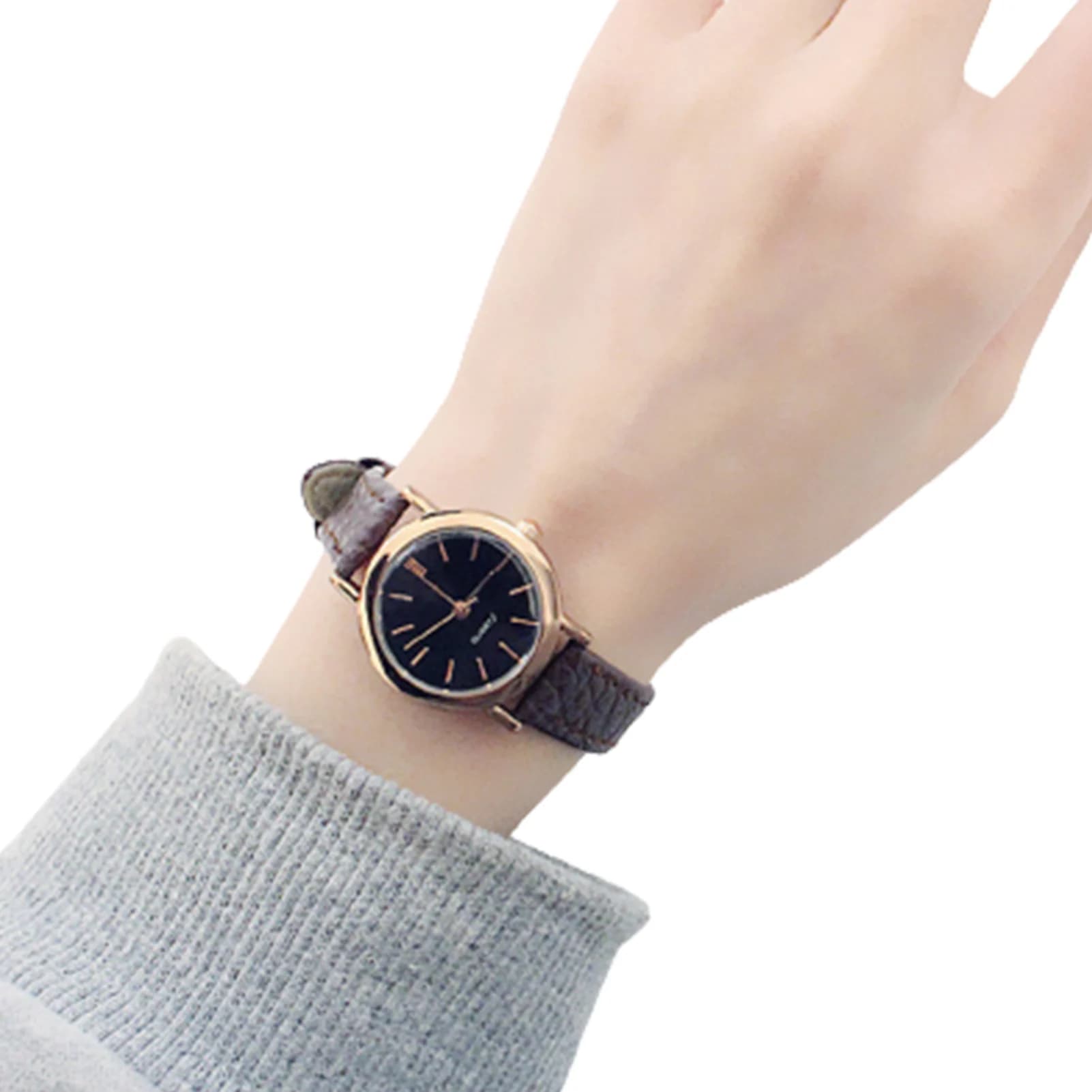 Women's Fashion Quartz Watch Minimalist Round Dial Small Leather Quartz Wrist Watch for Unisex Working and Office