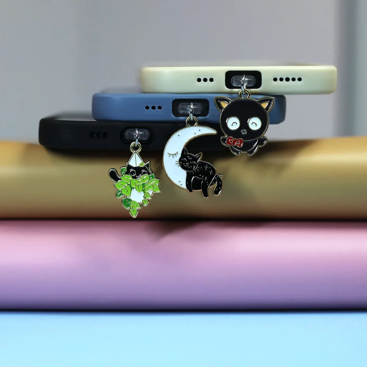 Mobile Phone Dust Plug Pendant With Three Cute Little Cats For Iphone For Samsung Type-C Dust Plug Moon Cat Bow Cat