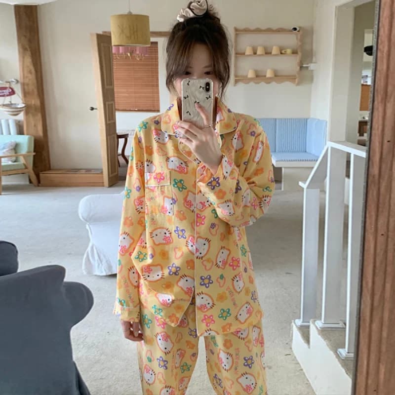 Sanrio cartoon Hello Kitty new women's pajamas cardigan lapel casual loose loungewear two-piece set long-sleeved pajamas women
