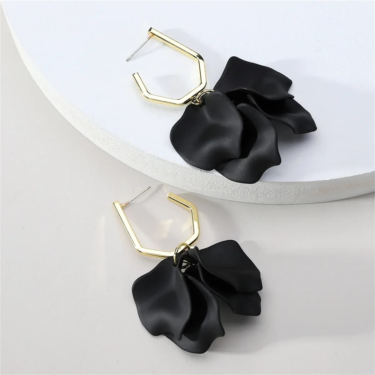 Korean Fashion Acrylic Rose Petals Flower Dangle Earrings for Women Luxury Trendy Design Wedding Party Jewelry Accessory