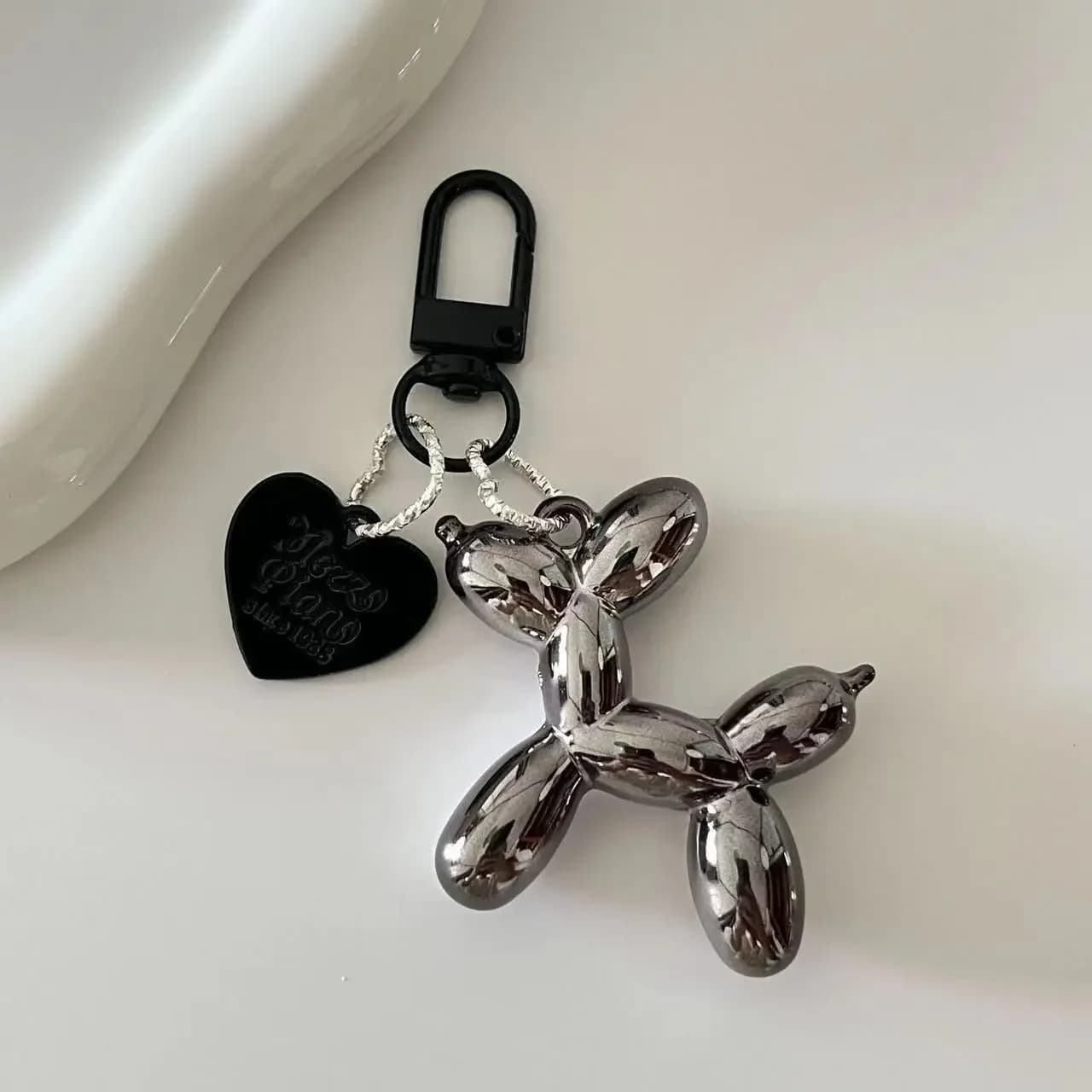 Cute Acrylic Cartoon Balloon Dog Keychains for Women Y2k Bag Pendant Couple Car Key Chains Jewelry Gift Decoration Accessories