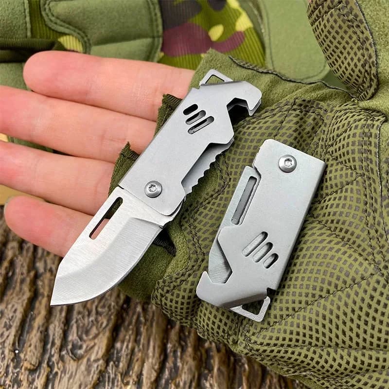 Stainless steel mini folding knife, portable D2 steel knife, key hanging chain small pendant, outdoor self-defense tool knife