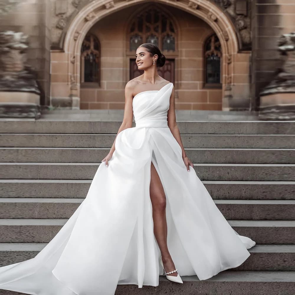 One Shoulder Organza Pleated Wedding Party Dress A-line Side Slit Backless and Button Bridal Gown with Train Vestidos De Novia