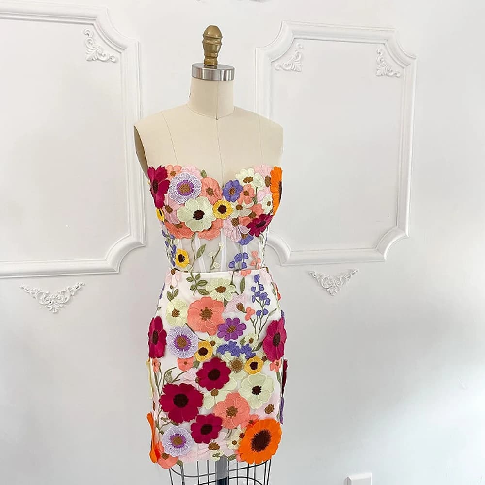 Embrioidered Flowers Short Wedding Dresses Strapless Sleeveless Sheath Bridal Gowns Above Knee Length свадебное платье 2023