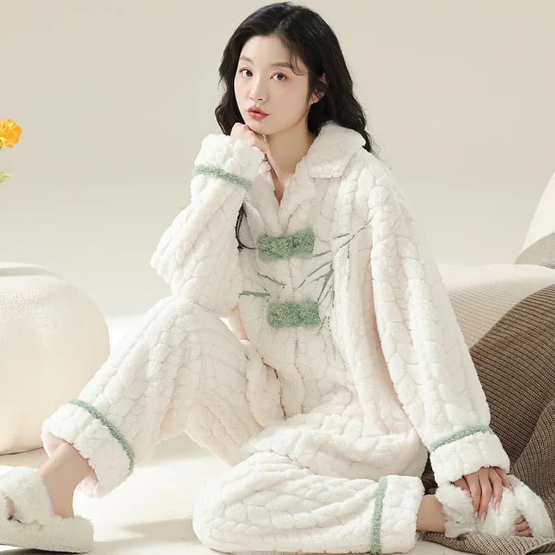 Can be worn outside Coral Velvet pajamas women's winter two-piece set thickened fleece flannel loose large size warm loungewear