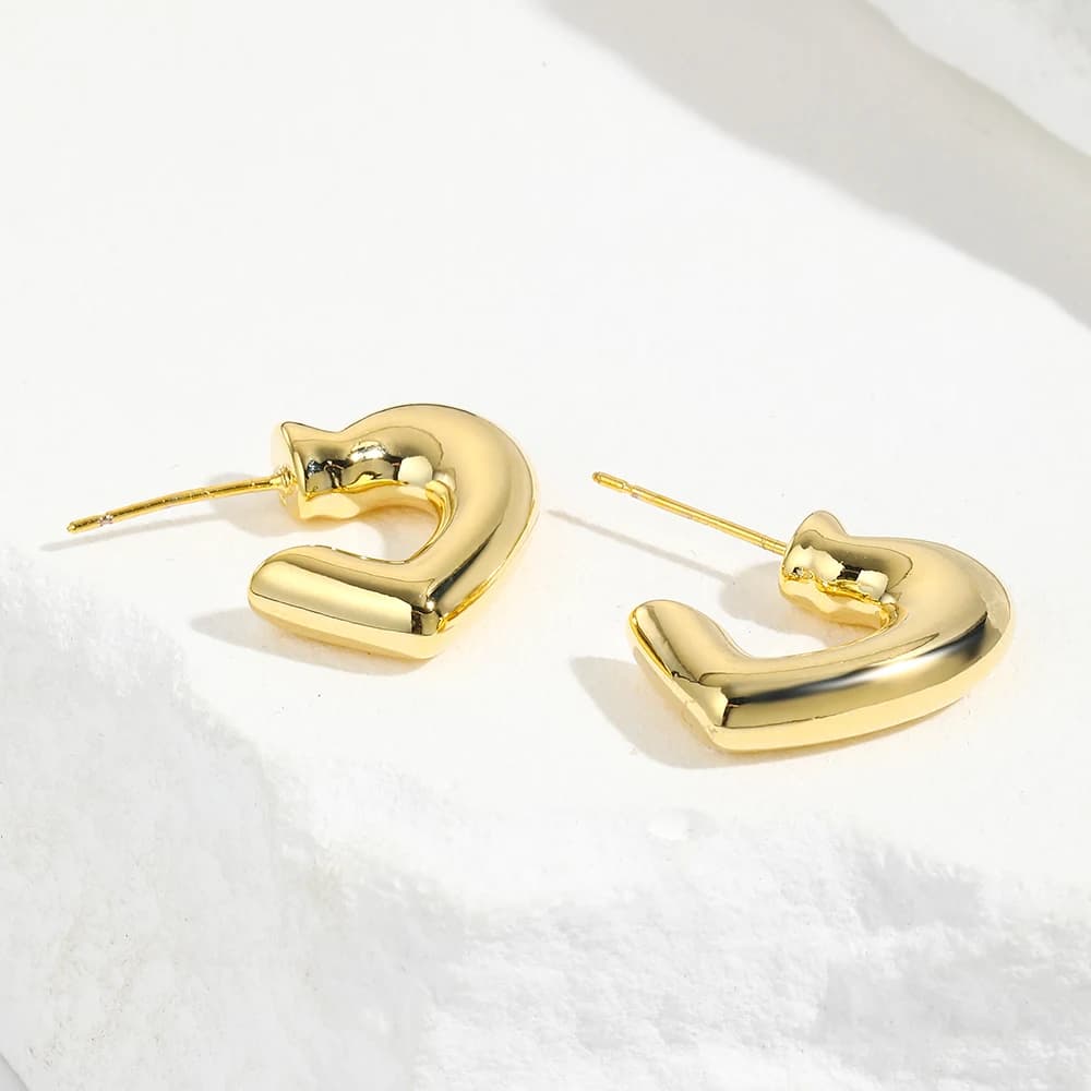 18K Gold Plated Sweet Half Heart Charms Fashion Stud Earrings For Women Jewelry Luxury Party Girls Unusual Gifts