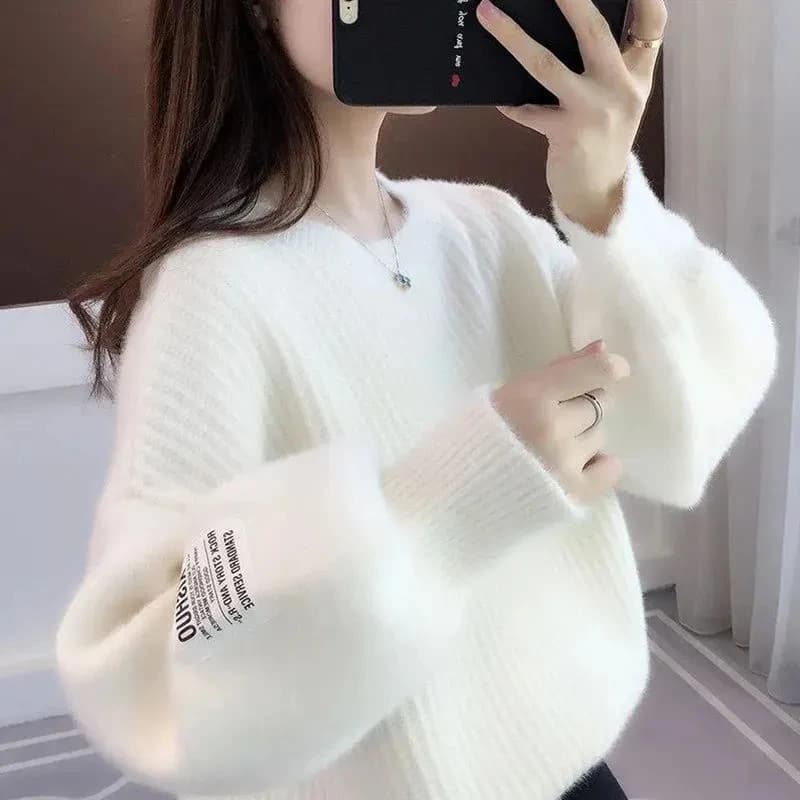 Fall/Winter New Bottom Shirt Female Pullover Sweater Wearing Short Jacket Fashion Students Korean Loose Warm Long Sleeve Sweater