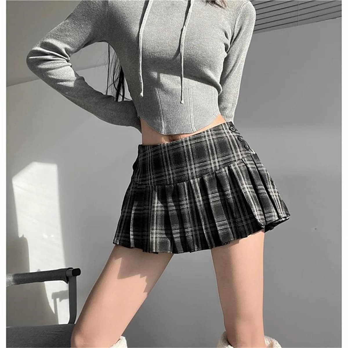 Mini Skirts For Woman Korean Fashion Plaid Skirts Women Y2k Clothes Cute Short Skirts Harajuku Vintage Pleated Skirts Preppy