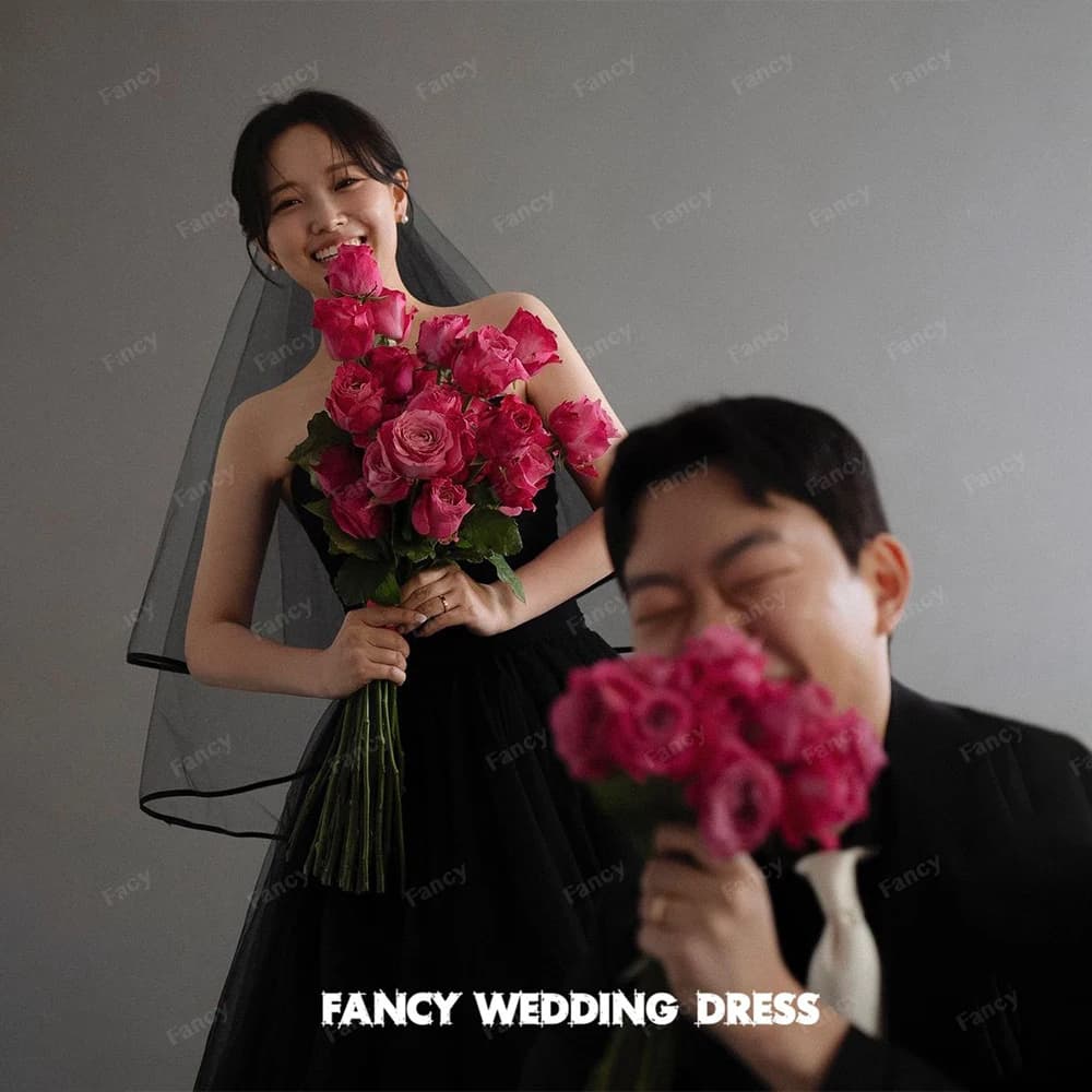 Fancy Simple Black Strapless Wedding Dress Saudi Arabia A Line Sleeveless Bridal Gown Floor Length 웨딩드레스 customized