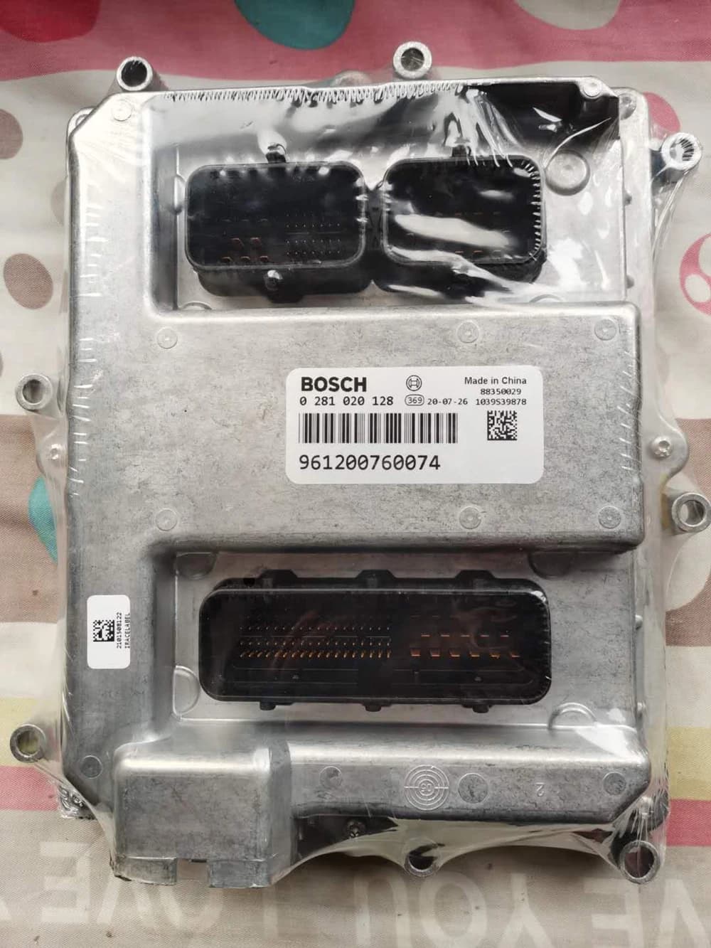 Brand New OEM Six Cylinder Diesel Engine ECU EDC7UC31 for Volvo JAC Navistar - Part Number 0281020128, 961200760074