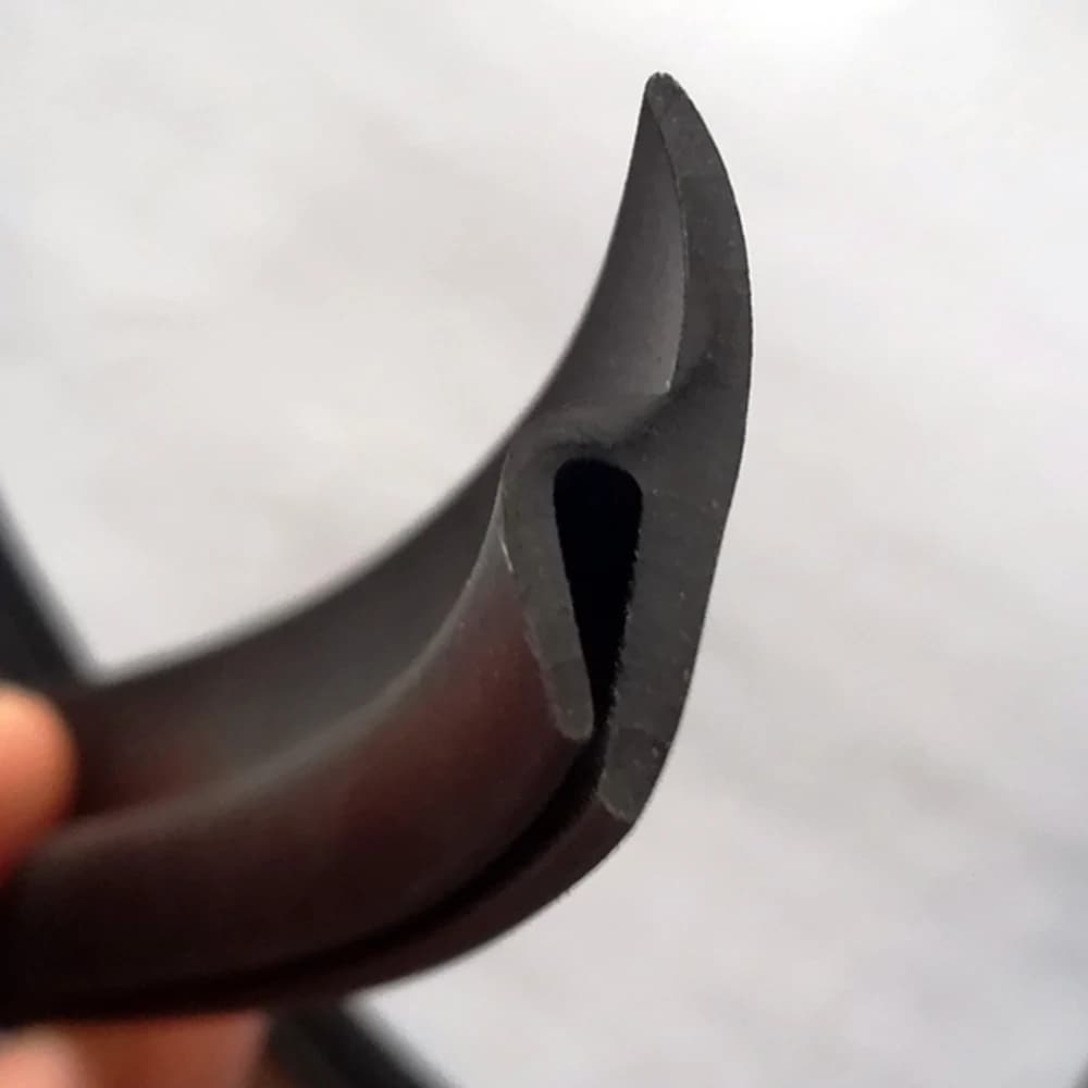 1~4 M Windshield Rubber Seal Front Rear Windshield Sunroof Seal Strips Dustproof Sealing Strip for Auto Car Dashboard Windshield