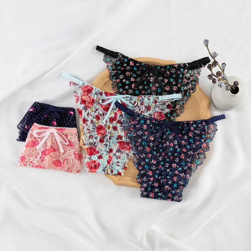 French Style Sexy Thong Fashion Hollow Out Ribbon T-Back Sexy Lace Panties Low Waist Seamless Comfort Thong Female Lingerie