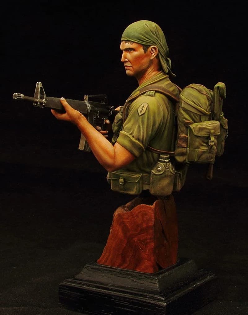 New Unassembled 1/10 The modern Field row(NO BASE) bust Figures Resin Kit DIY Toys Unpainted kits