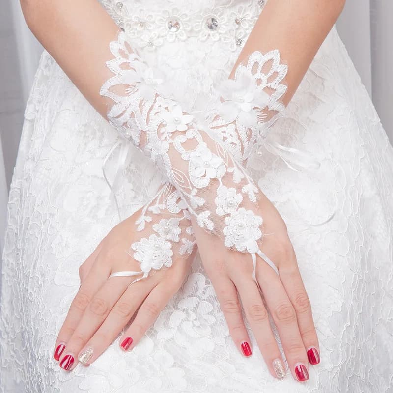 New Arrival Ivory Bride gloves Lace Appliques Beaded Cheap lace gloves Sexy Wedding accessories Wedding long tulle gloves Women
