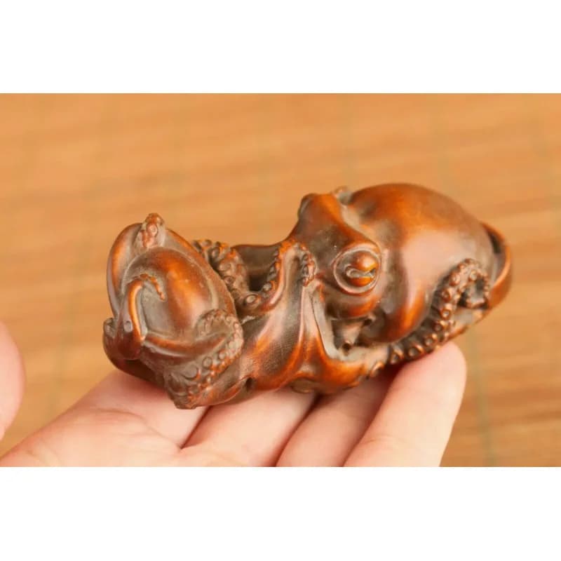 Japanese chinese boxwood hand carved bring money octopus statue hand piece