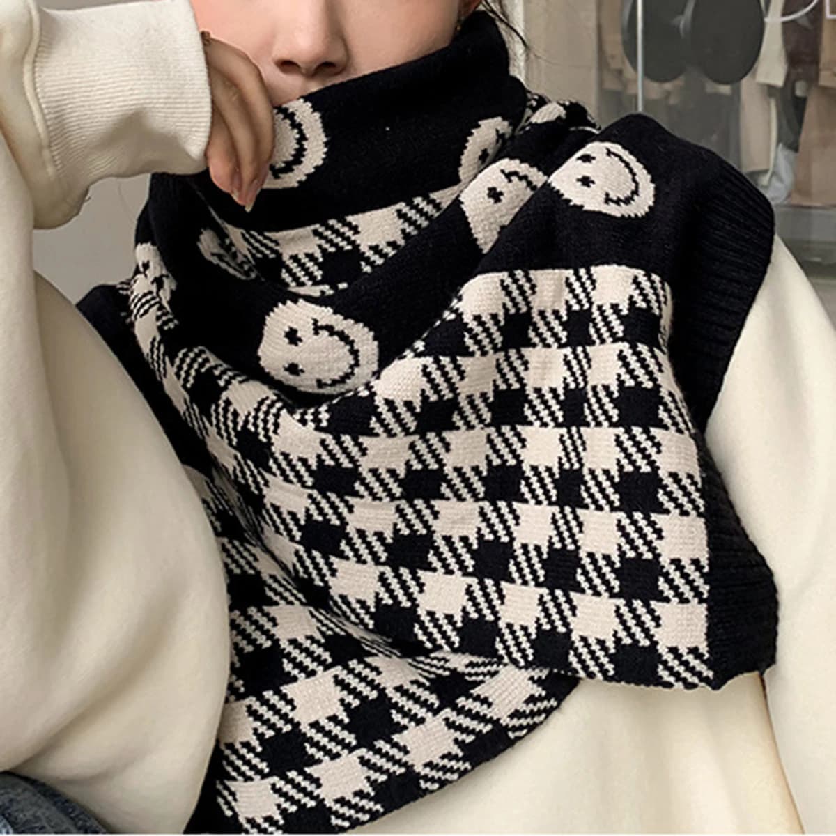New Design Smiling Face Grid Pattern Thick Knitting Scarf Fashion Versatitle Neck Scarves Winter Warm Necherchief
