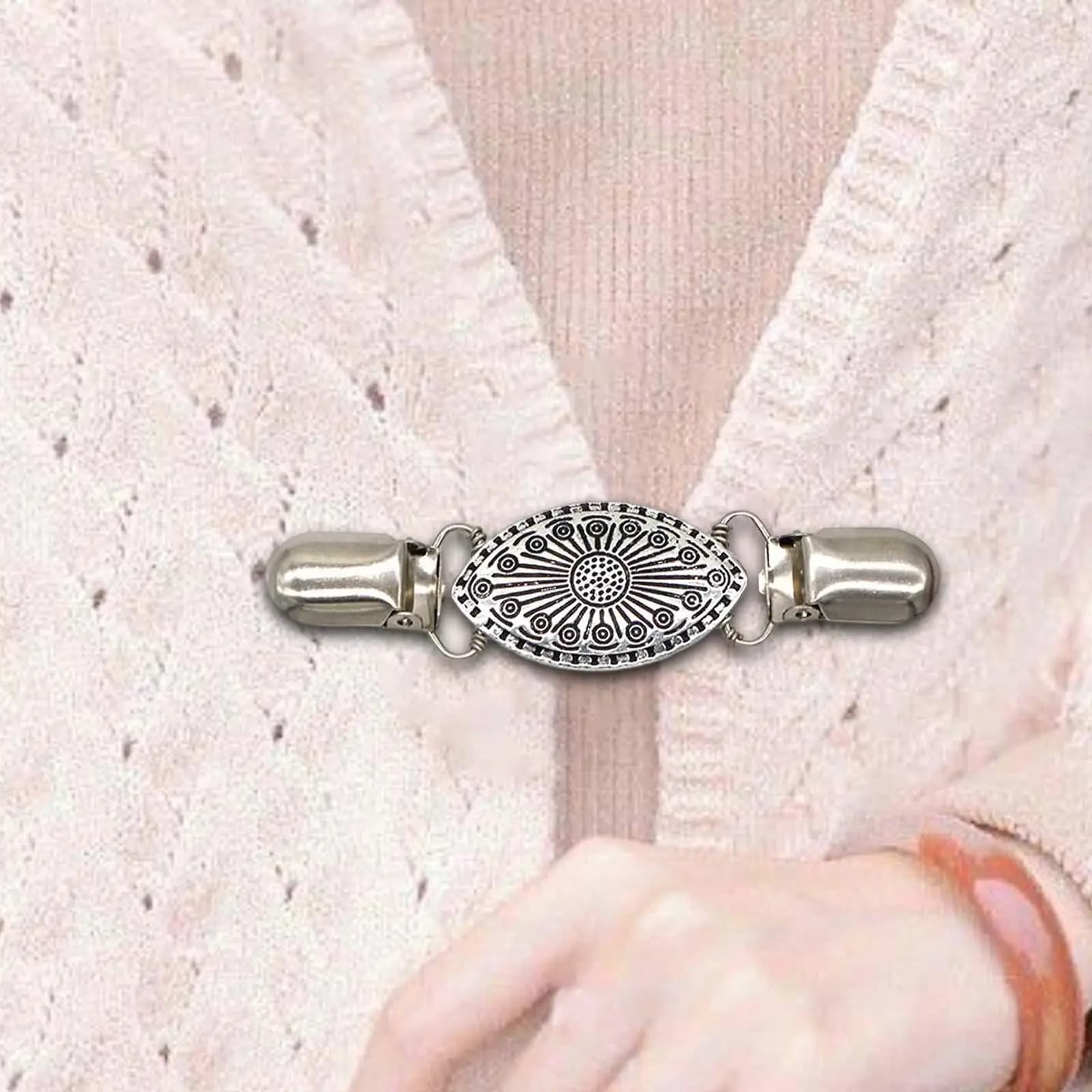 Vintage Style Sweater Clips Shirt Dress Duck Clip for Coat Women wearing