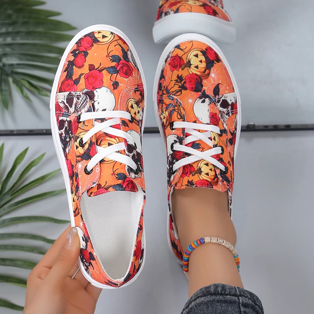 Women Pumpkin and Bat Printed Canvas Shoes Casual Lace Up Outdoor Shoes Lightweight Low Cut Halloween Shoes Size36-42