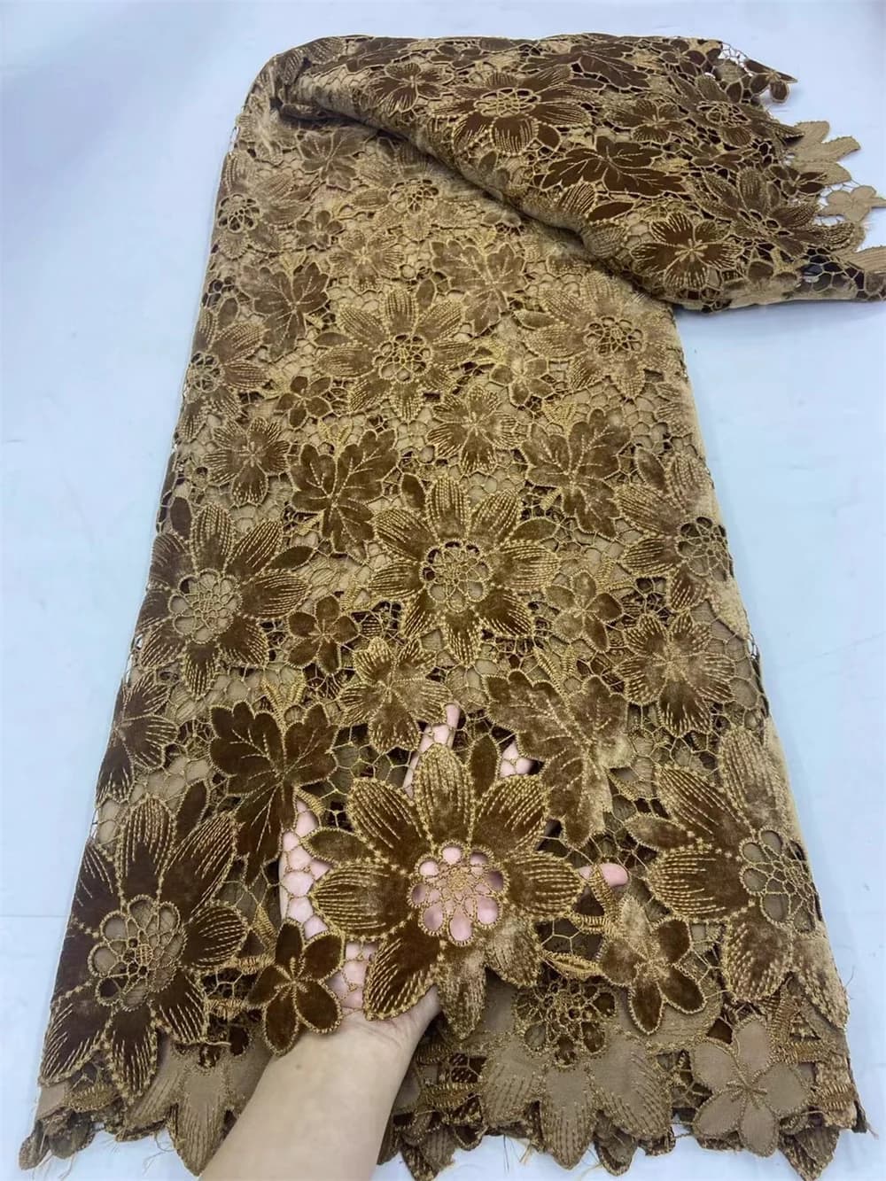 New Arrival 2024 5yard Velvet Lace Fabric 2024 High Quality Lace Gold French Lace Fabrics For Woman Luxury Evening DressesA278-1