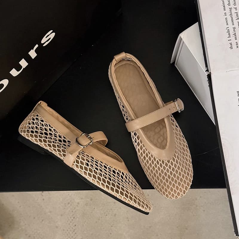 Women's Round Toe Flat Shoes Designer Casual Trend Breathable Ballet Women's Hollow Beach Sandals Mary Jane Shoes 2025 New