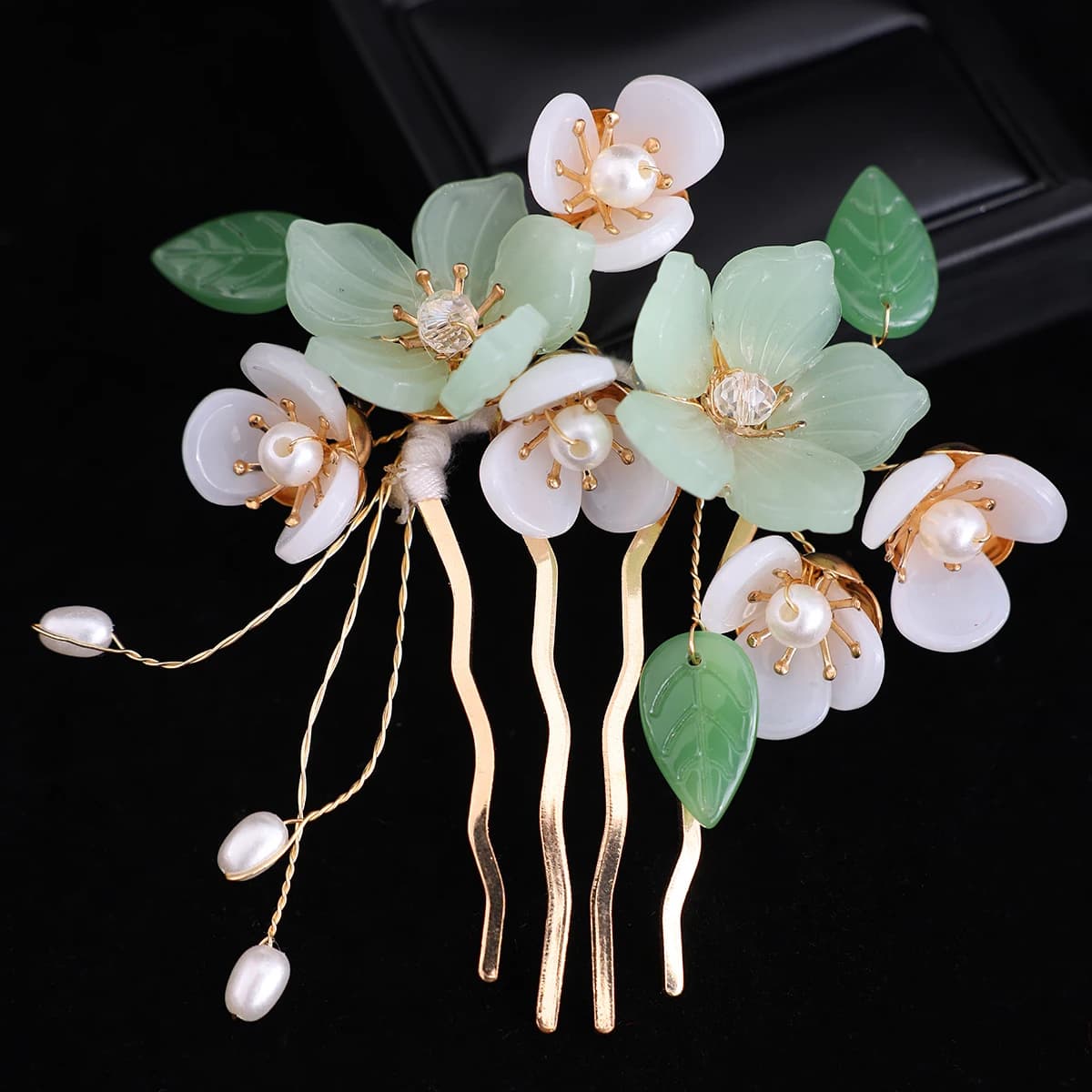 Vintage Handmade Flowers Pearls Hair Combs For Bride Women Wedding Hair Accessories Headpiece Party Pageant Gift