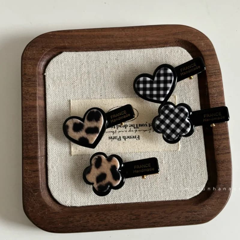 Plaid love acetic acid hairpin small flower leopard print clip simple side bangs clip duck bill clip new hair accessories.