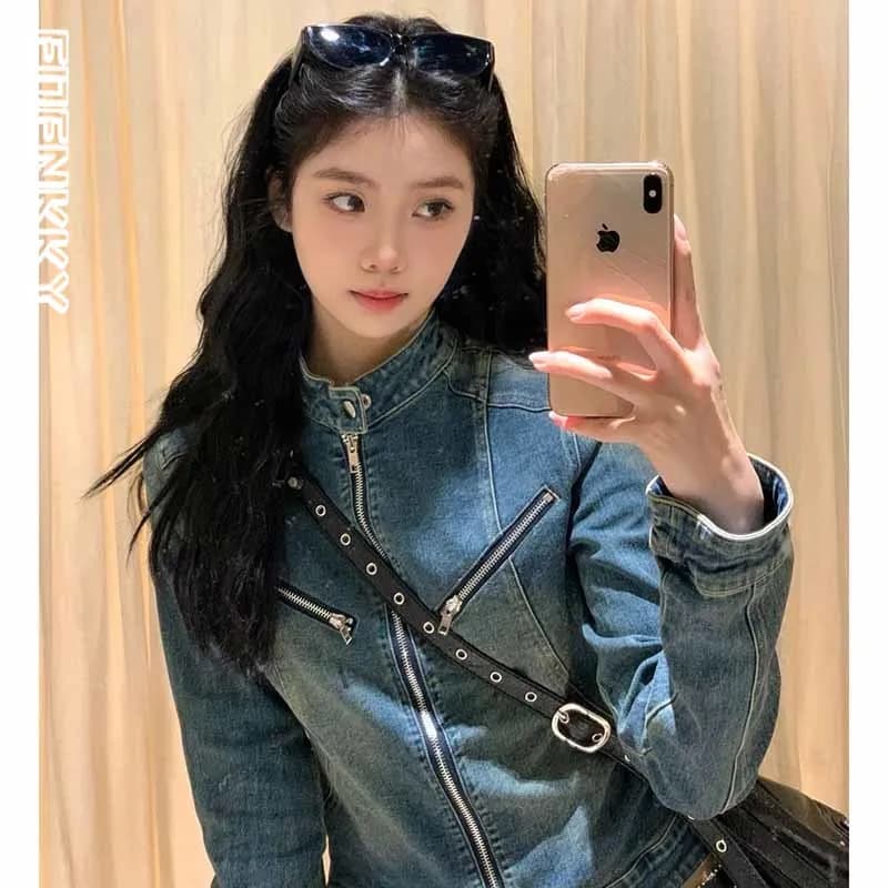 Blue Washed Denim Jacket Women Spring Autumn High Street Zipper Design Cropped Jean Jackets Vintage Stand Collar Slim Coats 2024