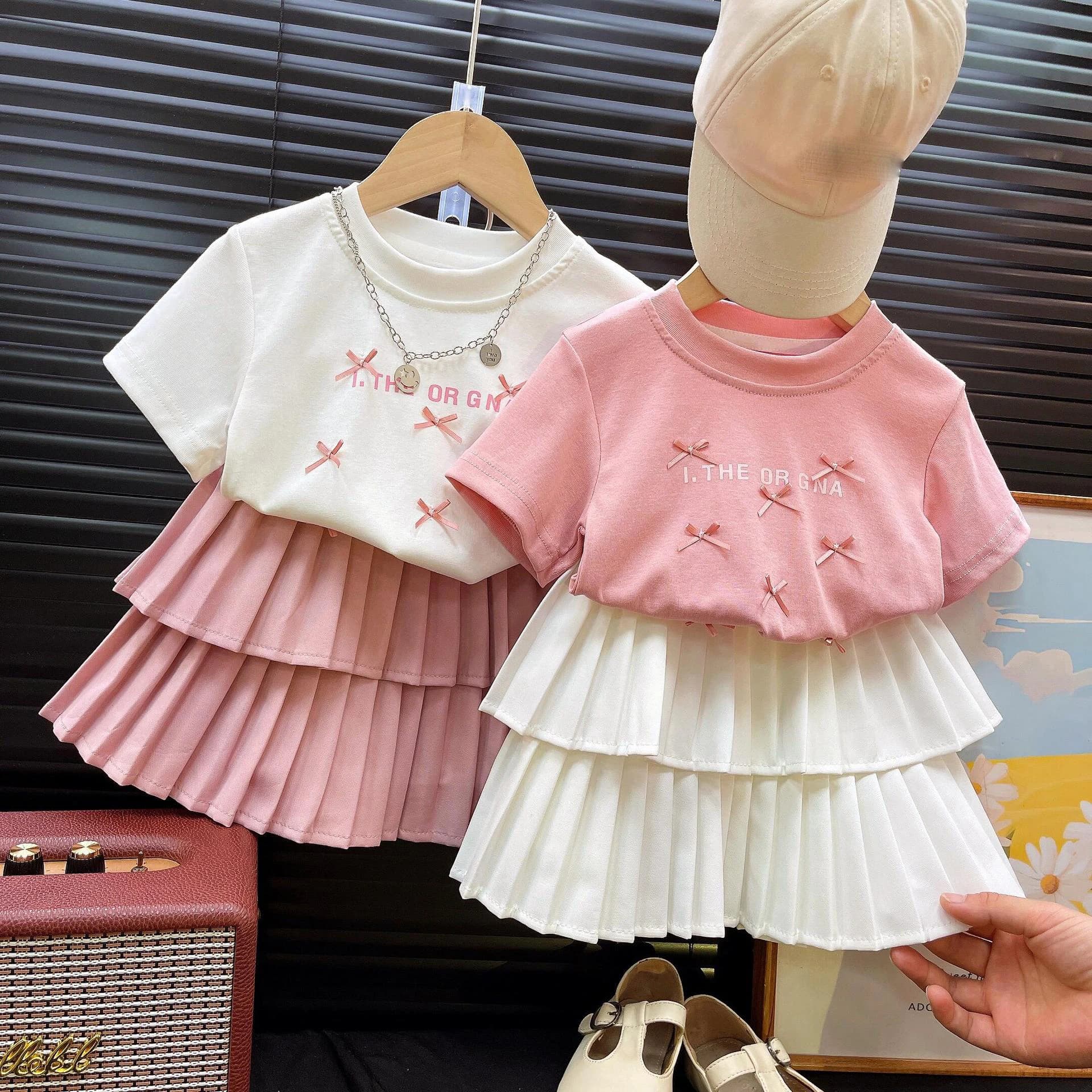 Girl's Sports Clothing Sets 2024 New Cute Girl Bow Letter Casual Short Sleeved Top+Cake Pleated Skirt Fashion Kids Outfit