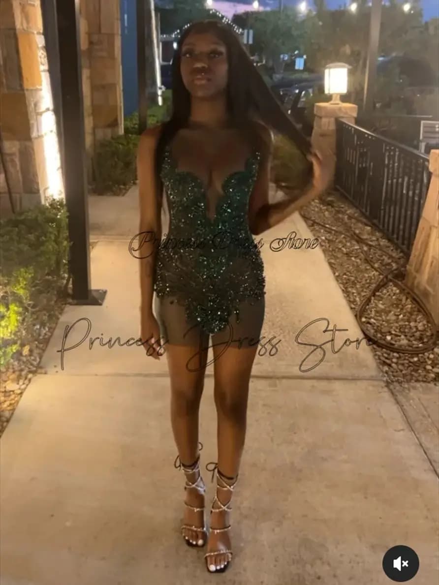 Green Rhinestones Beaded Short Prom Dress For Black Girl 2025 Crystal Diamond Mini Cocktail Dresses Party Dress Homecoming Dress