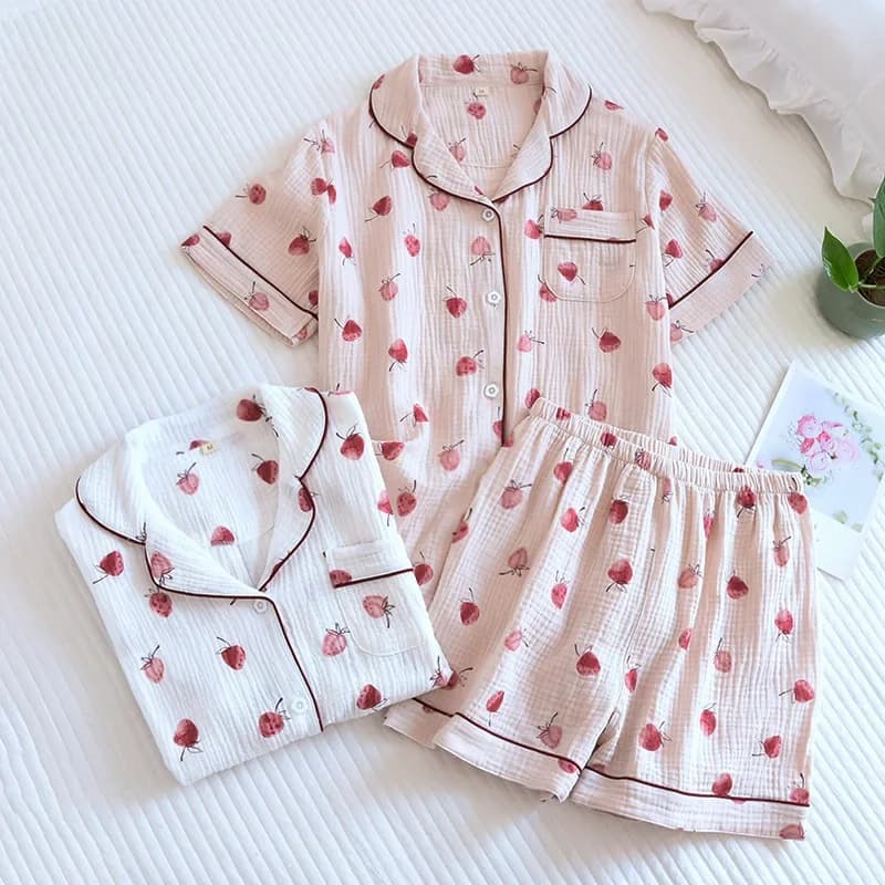 Summer/Autumn Strawberry Print Women's Pajamas Cotton Crepe Short Sleeved Shorts Suits Lapel Cute Loose Comfortable Home Clothes