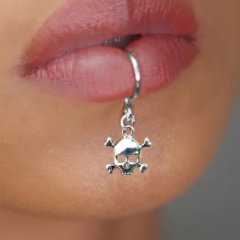 Fashion Trend Punk Skull Lip Clip Halloween Lip Accessories Men's And Women's Personalized Jewelry Accessories
