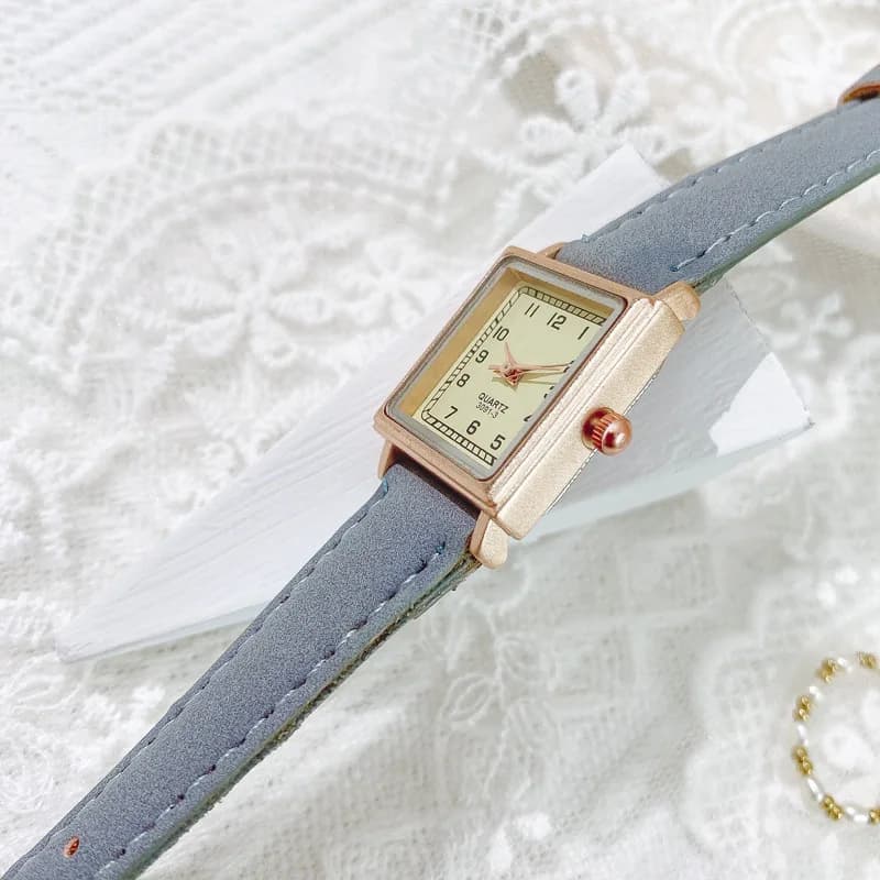 Retro Square Small Dial Korean Style Watch for Women Fashionable Trend Minimalist Temperament Frosted Strap Quartz Watches Часы