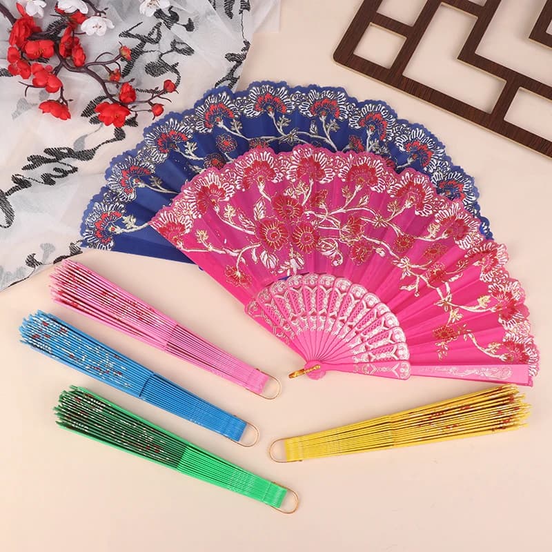 Gilding Lace Folding Fan Classical Dancing Fan Women Cheongsam Fan Portable Hand Held Fan Party Wedding Chinese Fan Decor Gifts