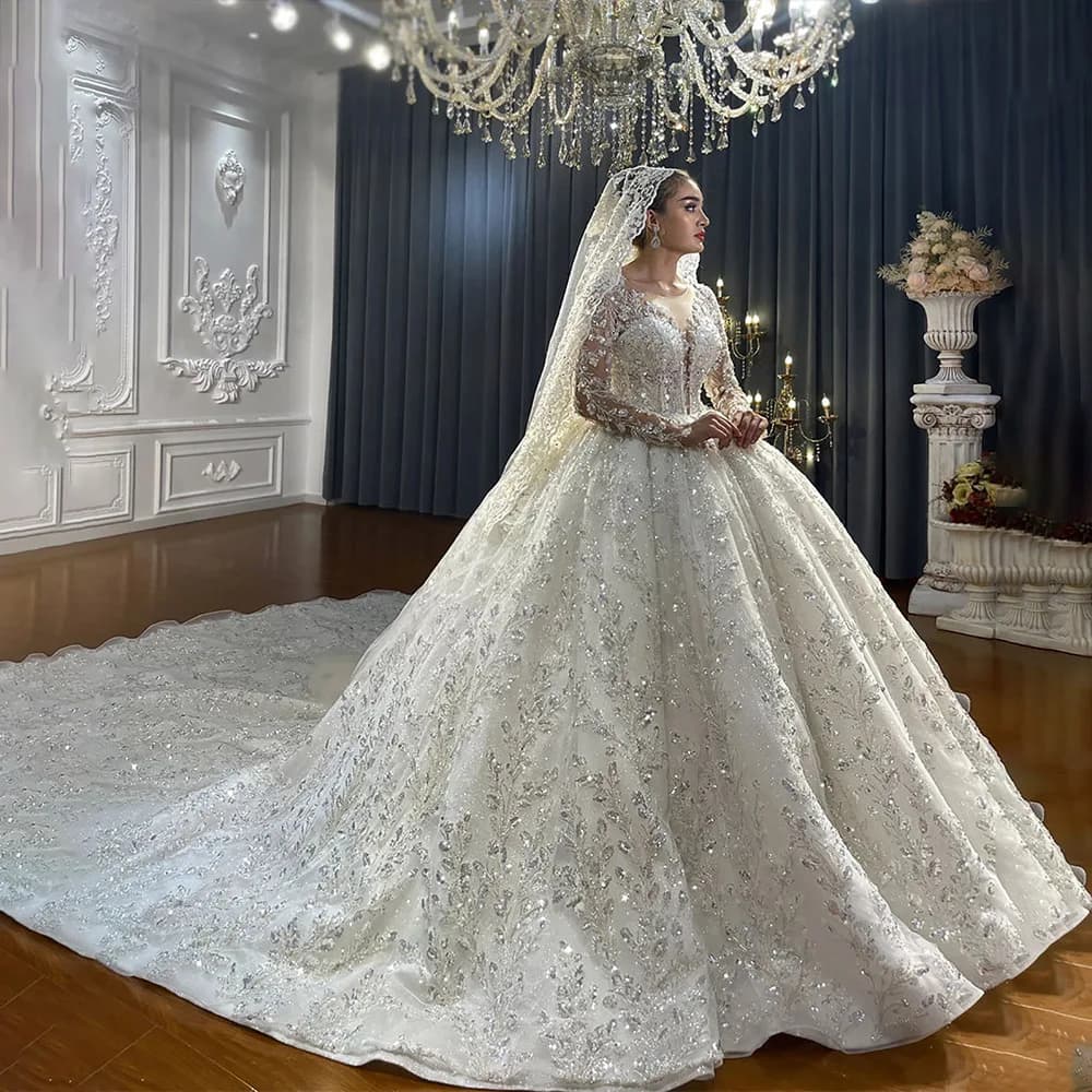 Gorgeous Ball Gown Wedding Dress Sweetheart Neck Long Sleeve Lace Applique Beaded Bridal Gown Customized Princess Bride Dress