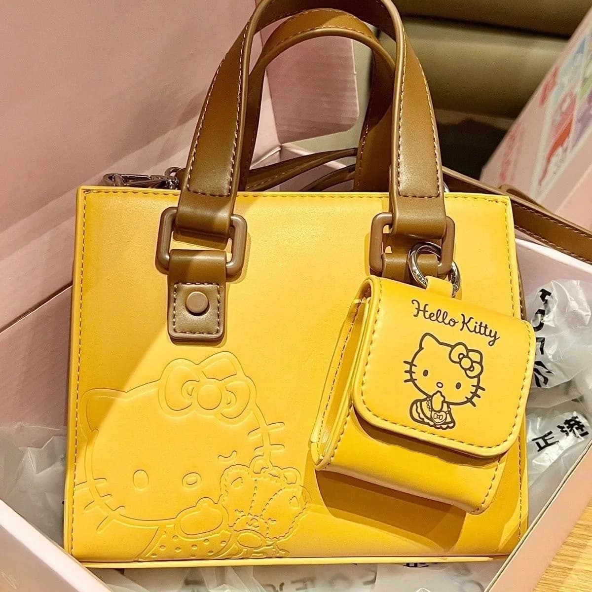 MINISO Sanrio HelloKitty Shoulder Bag Handbag Handbag Crossbody Bag Large Capacity Plus Headphone Bag