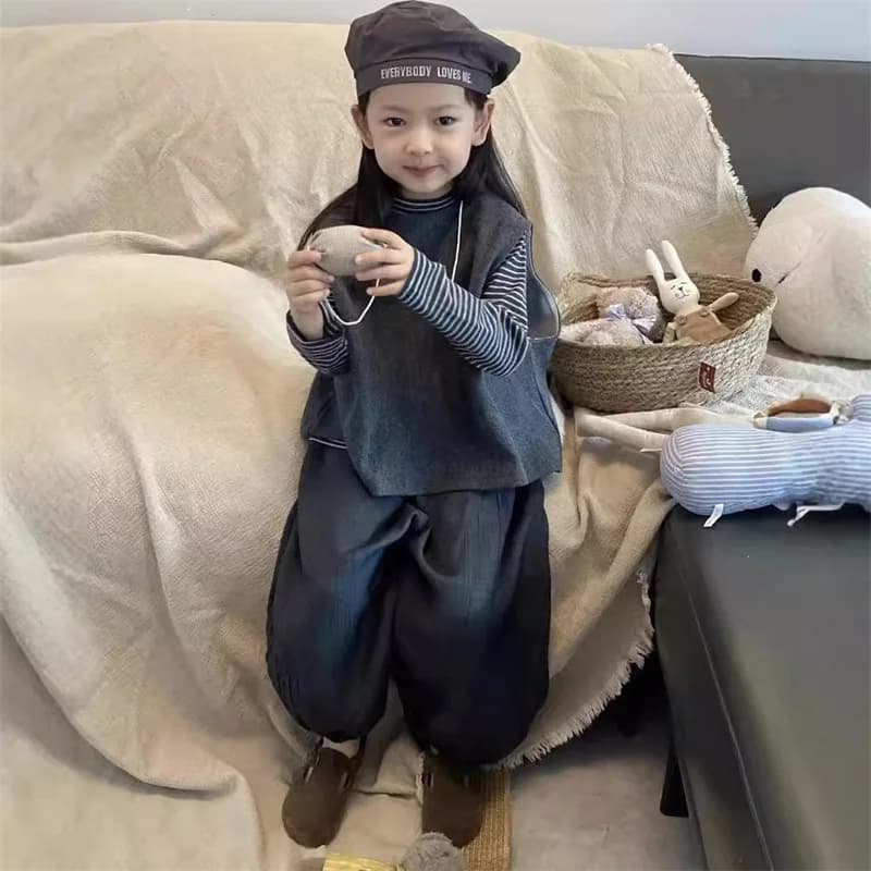 Childrens Set Autumn New Girls Fashionable Woolen Vest Striped T-shirt Casual Ankle Pants Three Piece Set Kids Clothes