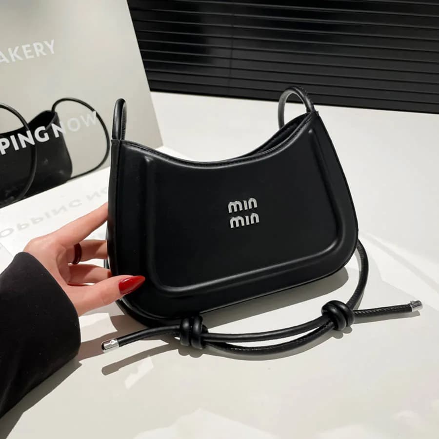 Korean style fashion niche women's crescent bag 2025 autumn new handbag, high-end multifunctional crossbody bag shoulder bag