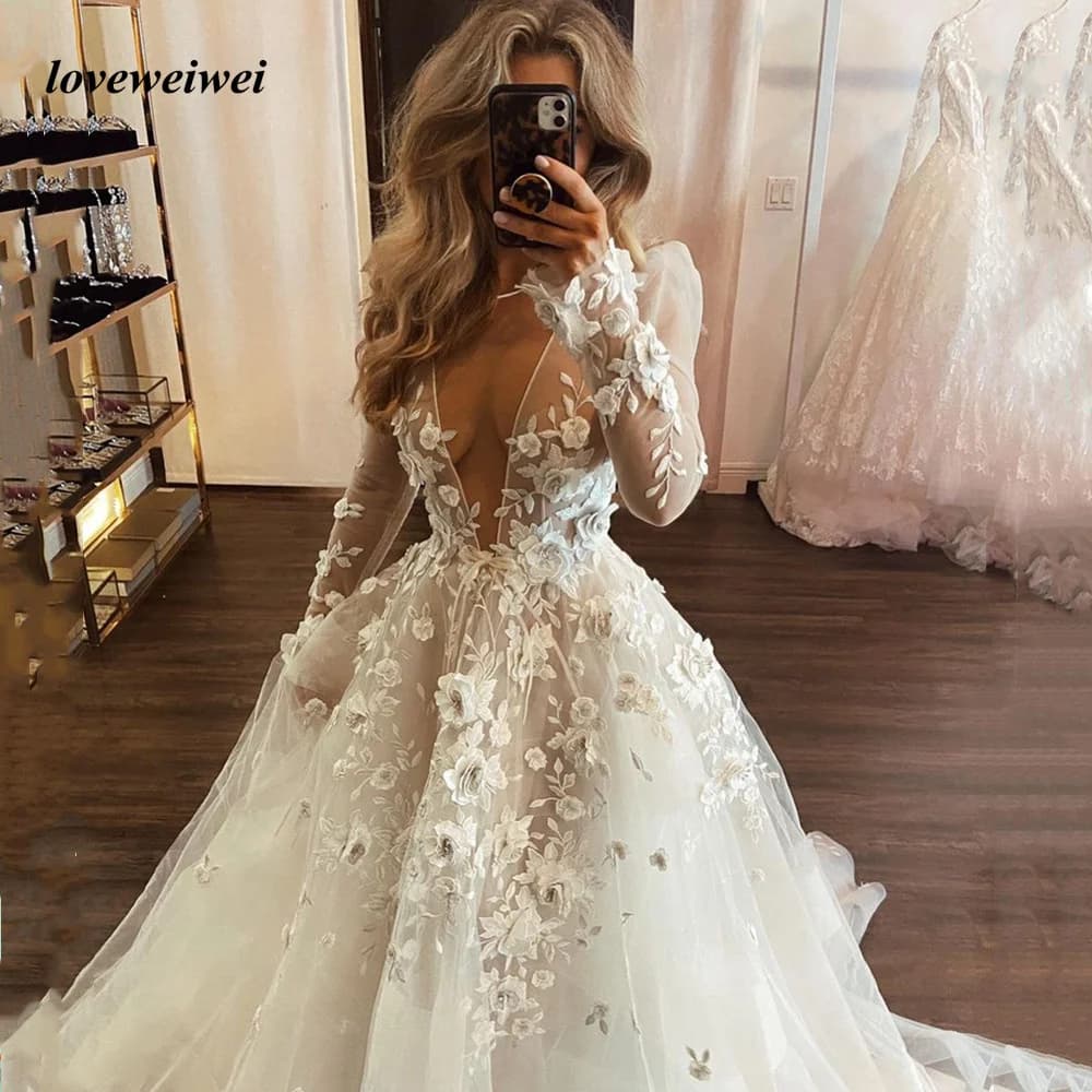 Loveweiwei V Neck A Line Wedding Dress Appliques Brides Dress Tulle Long Sleeves Wedding Gown Court Train Bridal Dress Vestidos
