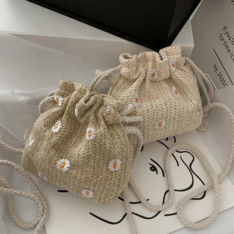 Fashion Small Shoulder Bags Women Drawstring Straw Beach Bags Flower Embroidery Bags Ladies Lace Crossbody Handbags for Travel