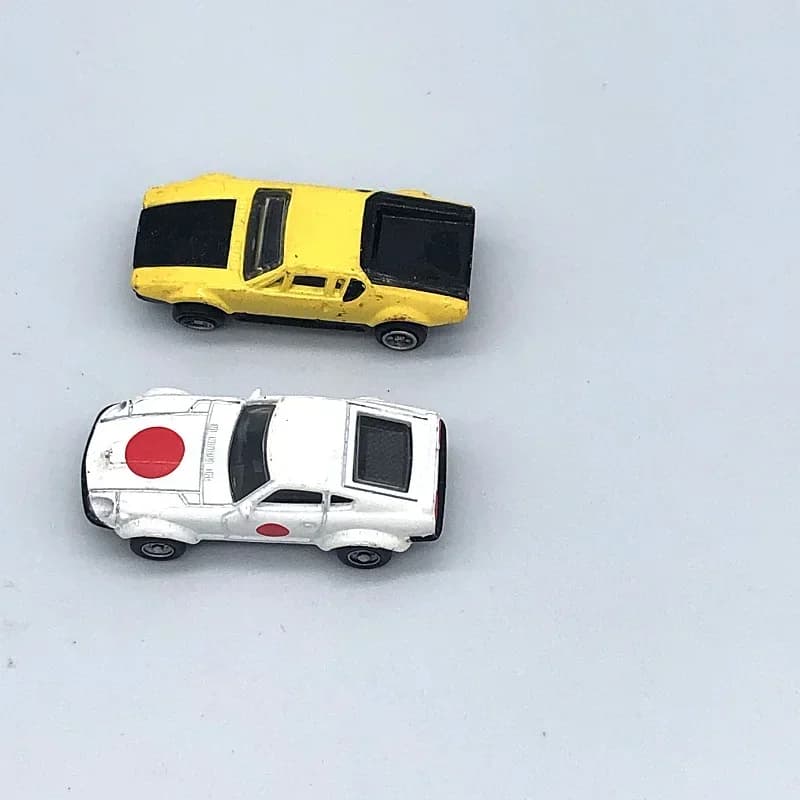 1: 100 Miniature Scene Accessories Simulation Alloy Car Model