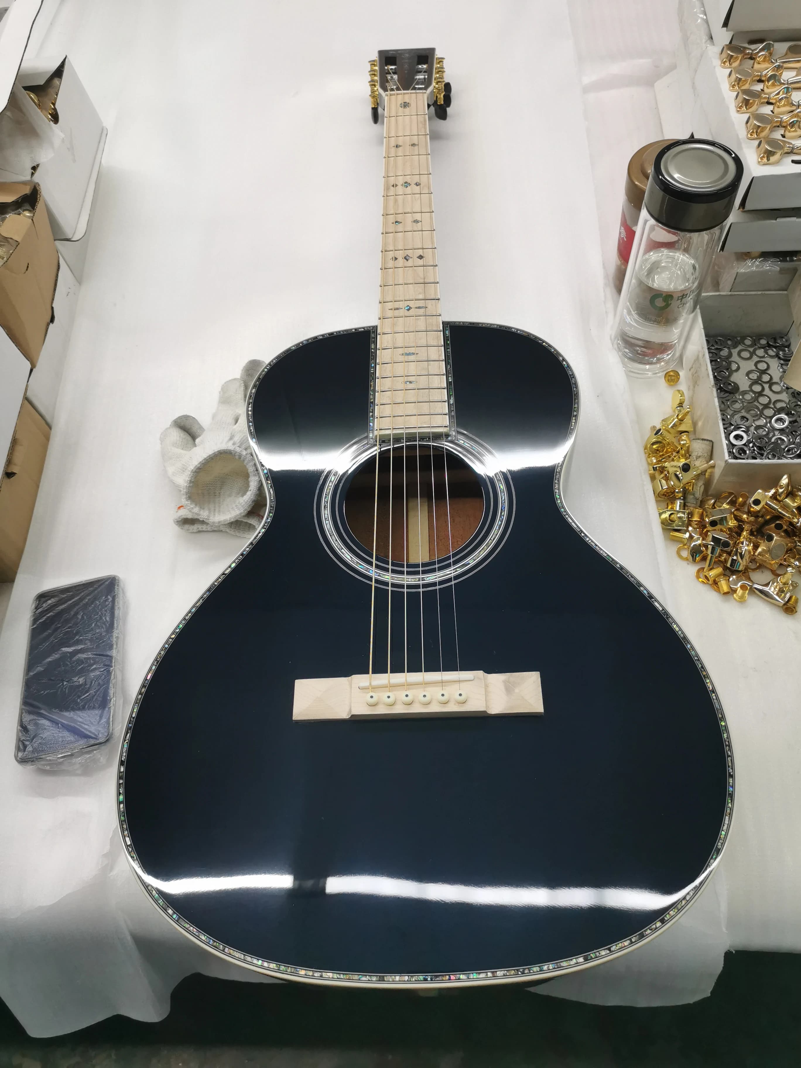 38 "000 mould full abalone inlaid with sky blue lacquer acoustic wooden guitar