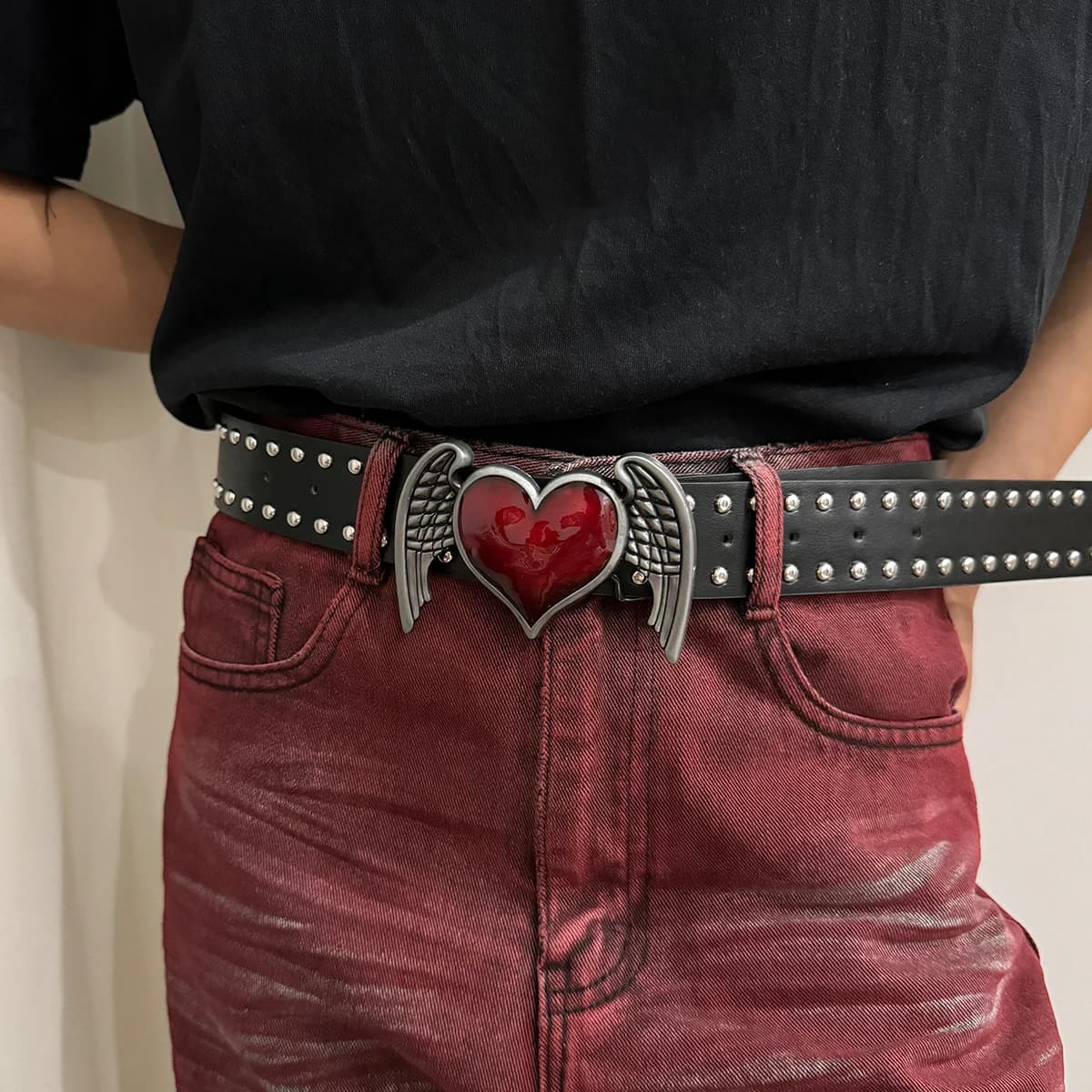 Unisex Jeans Belt Red Heart Wings Goth Y2k Fashion Belts For Women High Quality Luxury Brand Rivet Punk Accessory Men Waistband